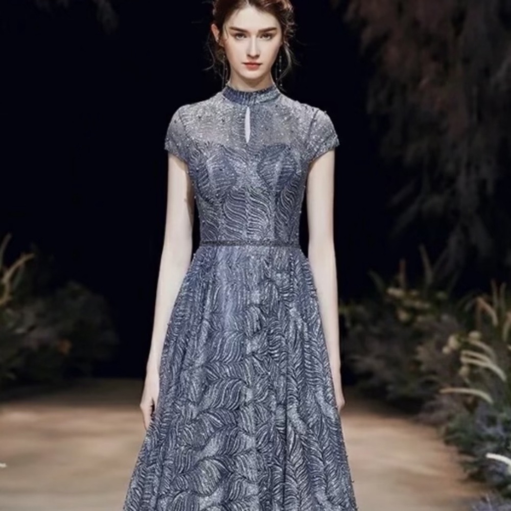 Gorgeous dark blue evening dress cap sleeve shiny sequined high a-line gown💙✨